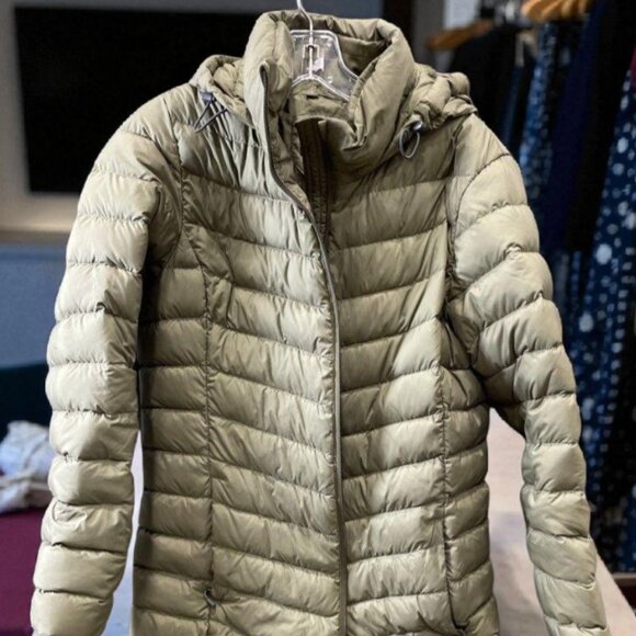 Patagonia Women’s Down Puffer Jacket w/ Hood | Size M - Picture 1 of 5